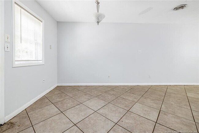 Building Photo - 2328 Barrington Cir