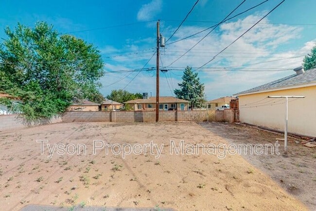 Building Photo - 6021 Aspen Ave NE
