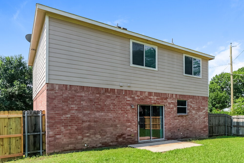 Building Photo - 9715 Checota Dr