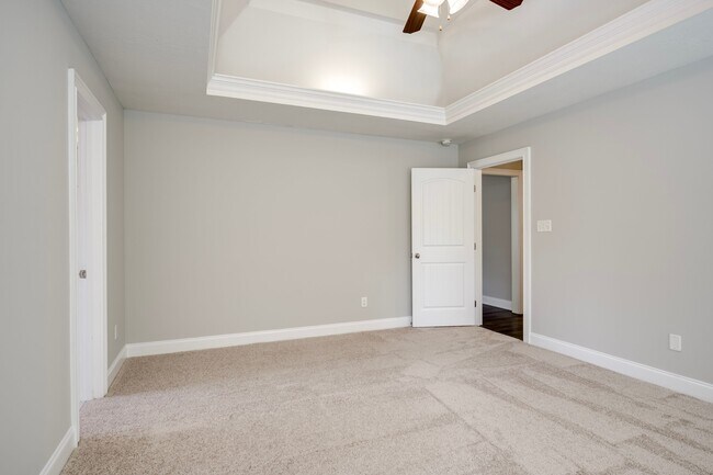 Building Photo - 812 Paisley Lane