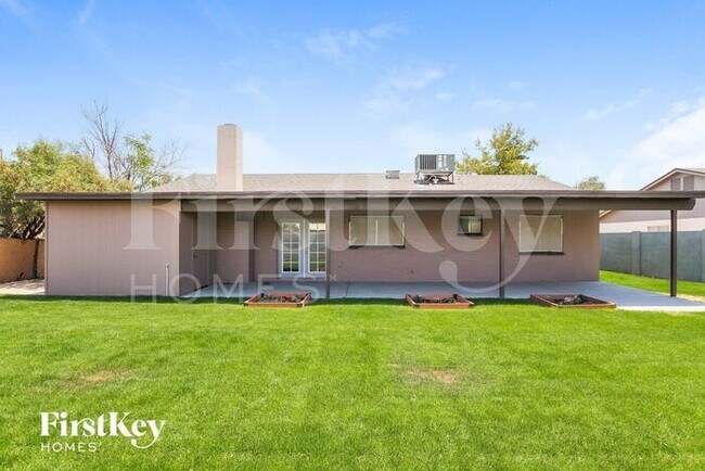 Building Photo - 3720 W Grovers Ave