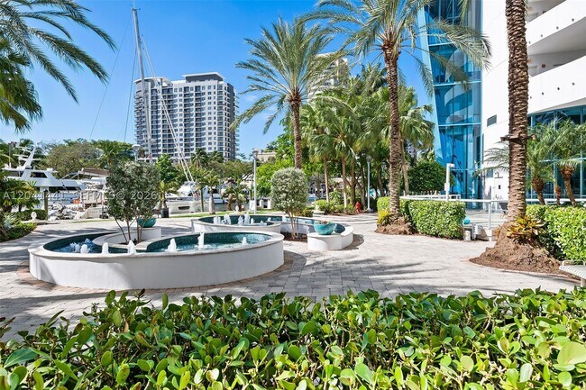 Building Photo - 333 Las Olas Way