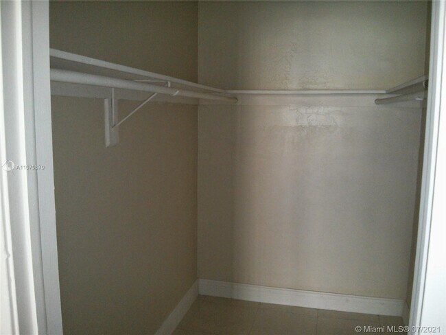 Building Photo - 13751 SW 90th Ave