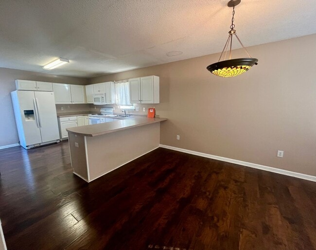 Building Photo - 1301 Davis Mill Rd