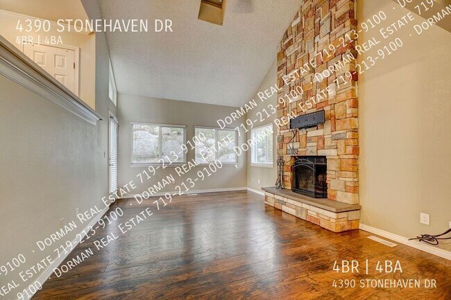 Building Photo - 4390 Stonehaven Dr