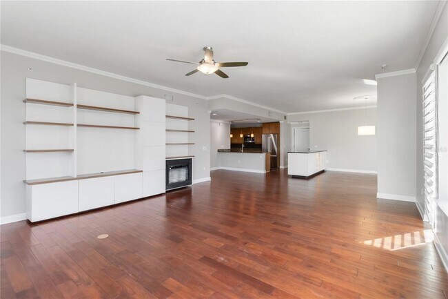 Building Photo - 100 S Eola Dr