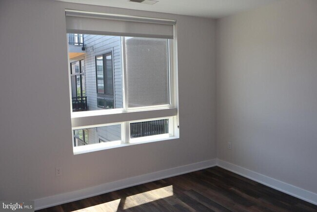 Building Photo - 145 Riverhaven Dr
