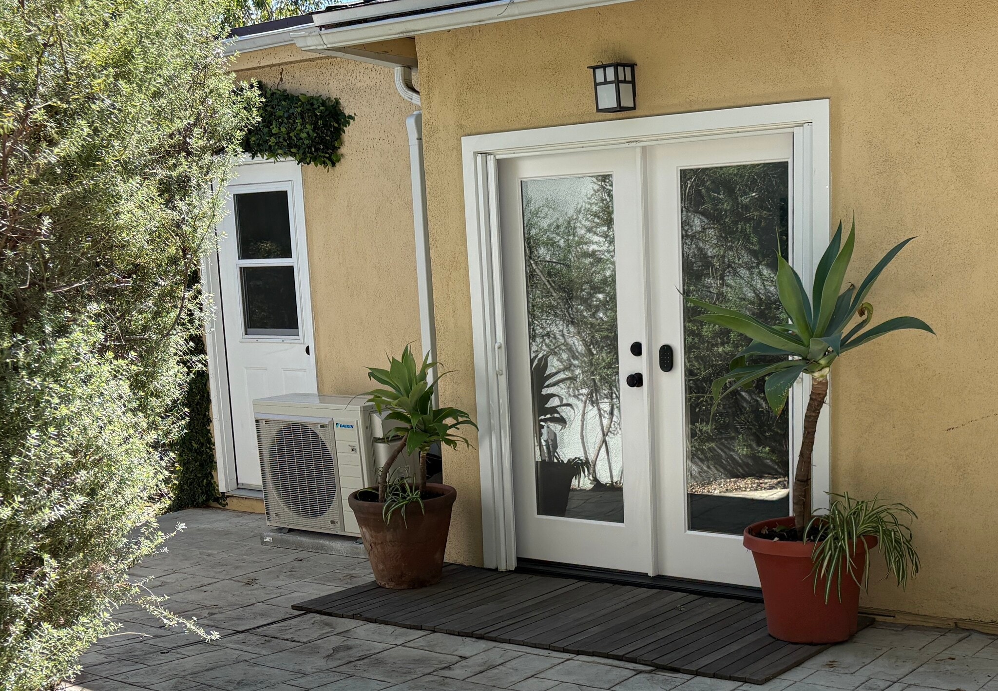 Building Photo - 3139 Veteran Ave