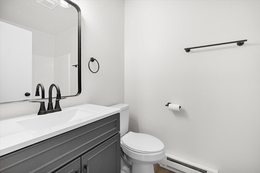 Building Photo - 513 Buckingham Dr