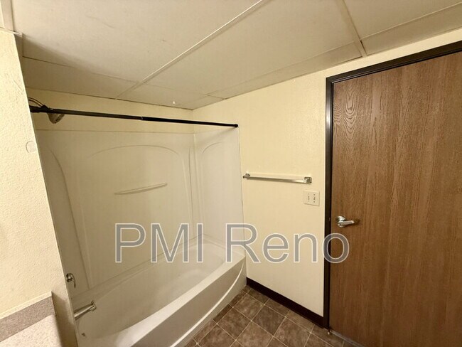 Building Photo - 1600 I St