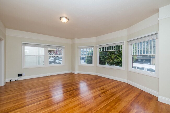 Building Photo - 226 Athol
