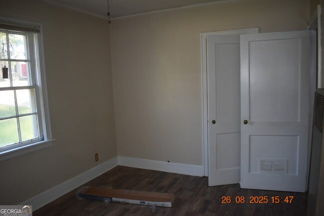 Building Photo - 2117 Ingleside Ave