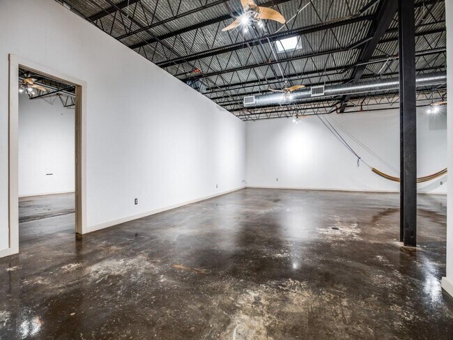 Building Photo - 1519 Beaumont St