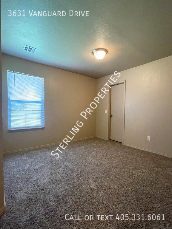 Building Photo - 3631 Vanguard Dr