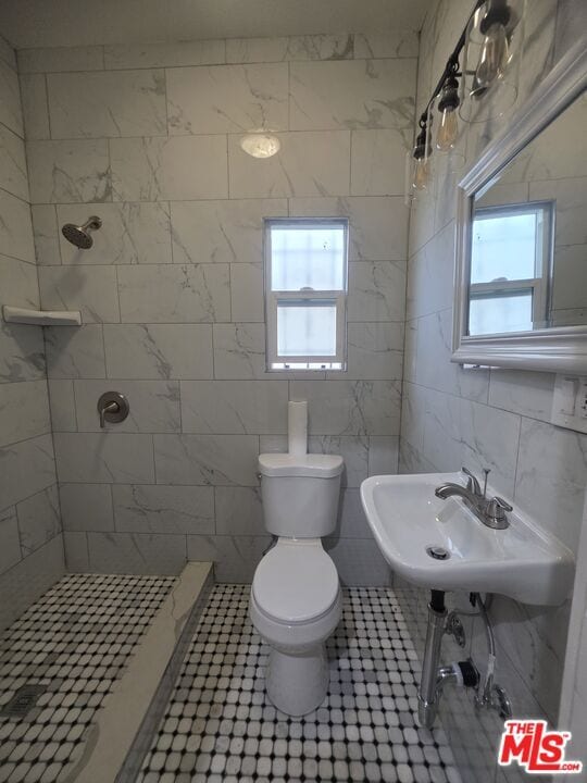 Building Photo - 1022 S Cloverdale Ave