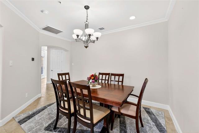 Building Photo - 4440 Jardin St