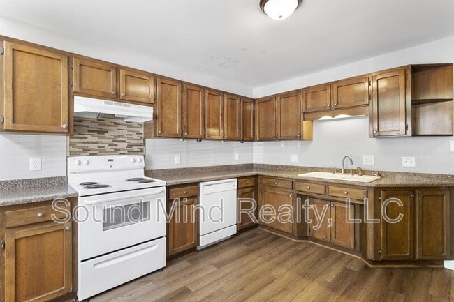 Building Photo - 112 Lomond Ln