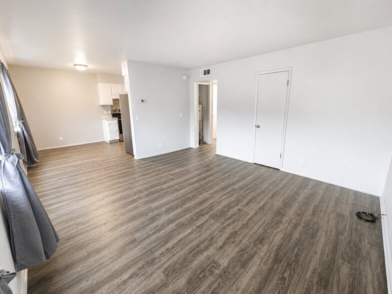 Building Photo - 1111 E Cochise St