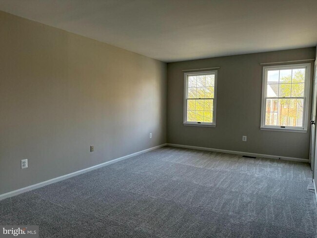 Building Photo - 8659 Bannerwood Dr