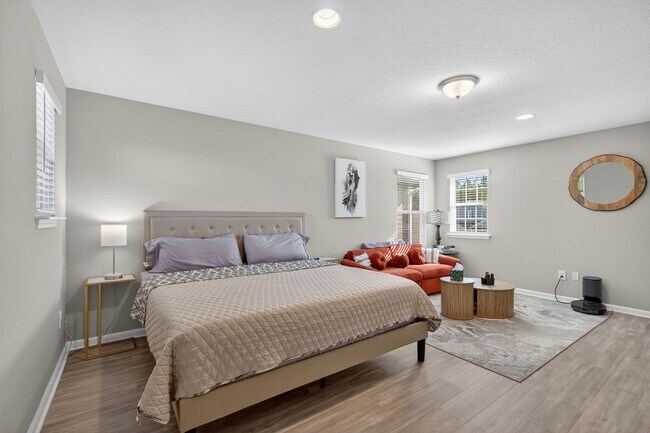 Building Photo - Fully Upgraded Home