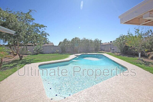 Building Photo - 3809 W Crocus Dr