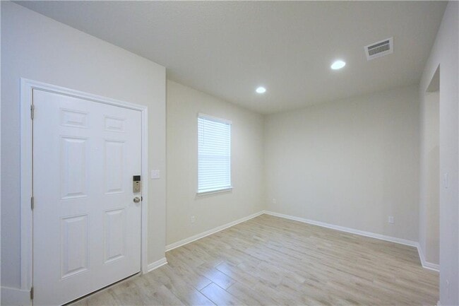 Building Photo - 1732 Fountain Bridge Dr