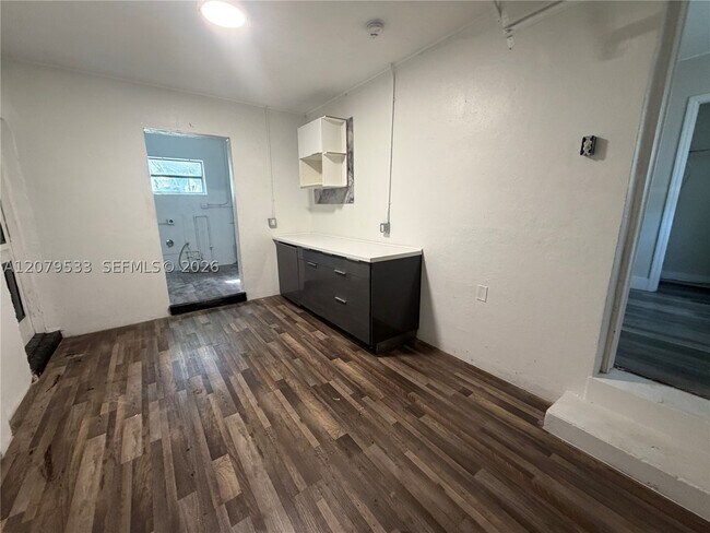 Building Photo - 2431 NW 9th St