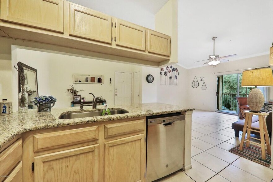 Building Photo - 120 Veracruz Dr