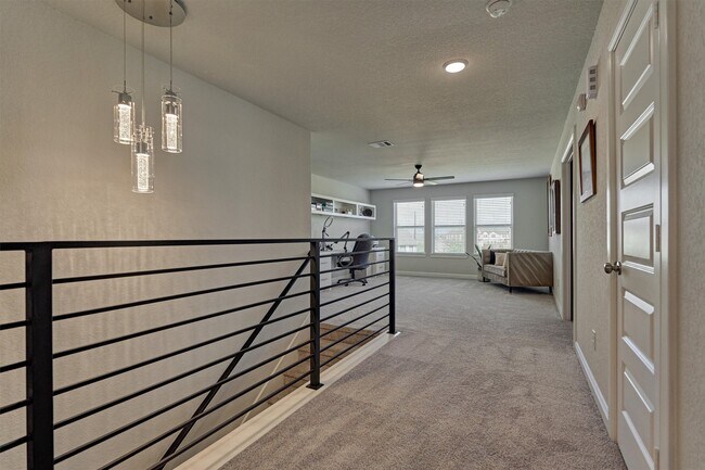 Building Photo - 15846 Weston Ridge Dr