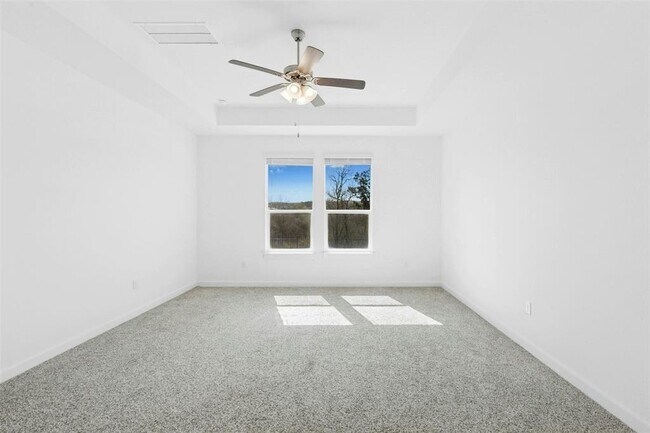 Building Photo - 2124 Ridge Runner Dr