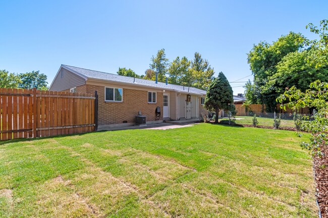 Building Photo - Kiene Donjean