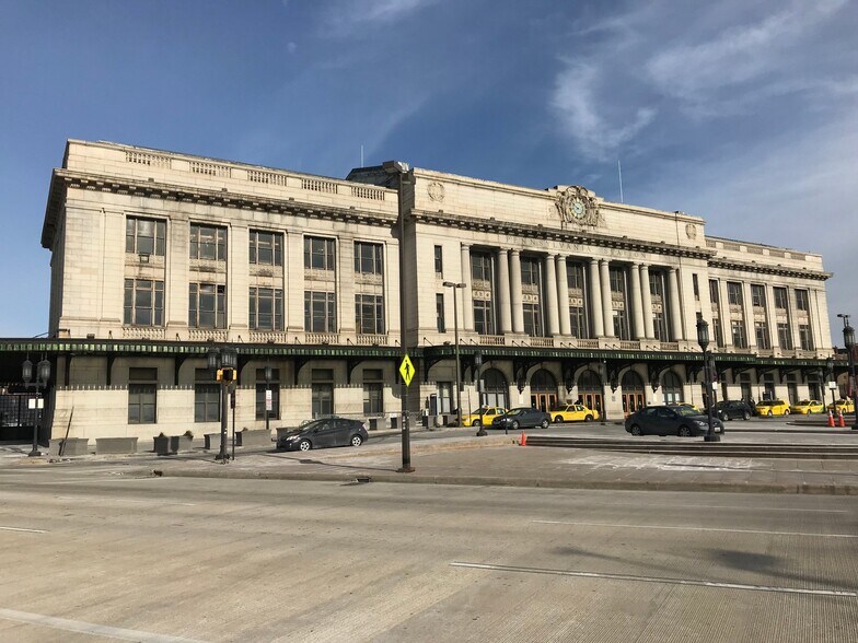 Building Photo - 1301 St Paul St