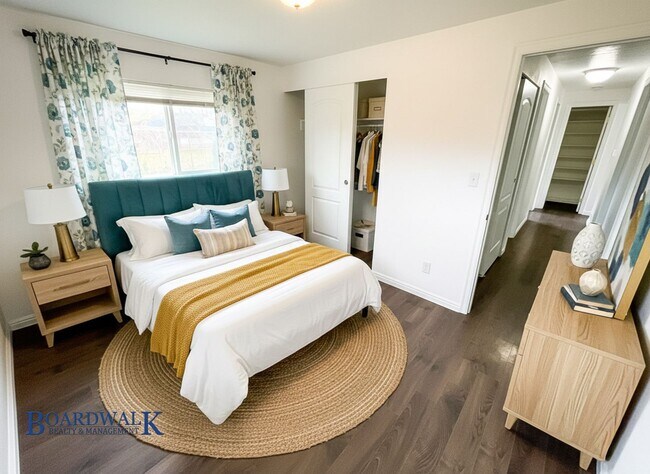 Building Photo - Charming Brick Rambler