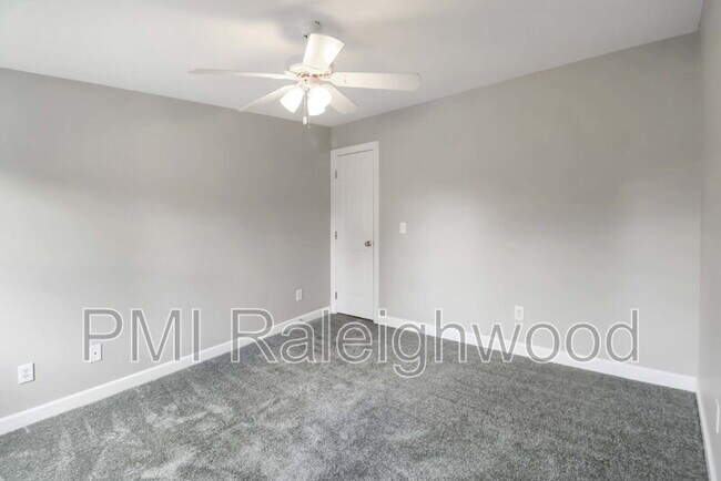 Building Photo - 301 Perry Creek Dr
