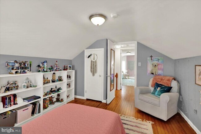 Building Photo - 88 E College Ave