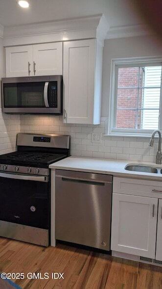 Building Photo - 82 Cos Cob Ave