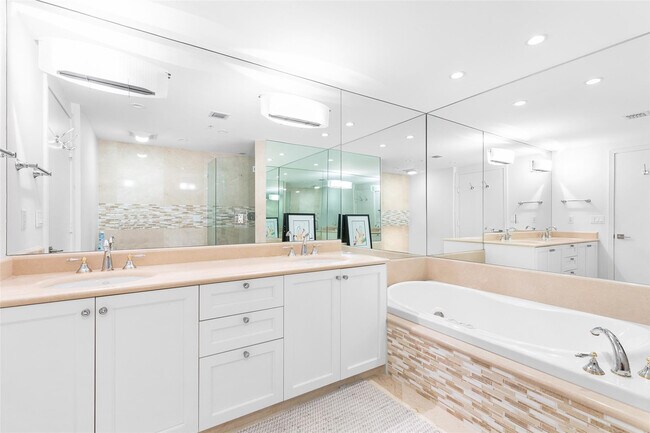 Building Photo - 2110 N Ocean Blvd