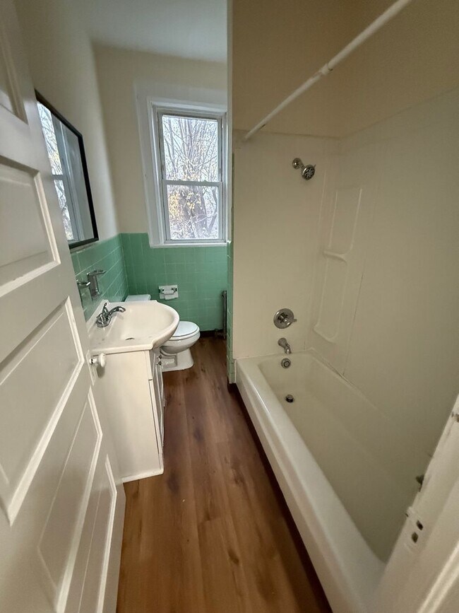 Building Photo - 1314-1316 Schlager St