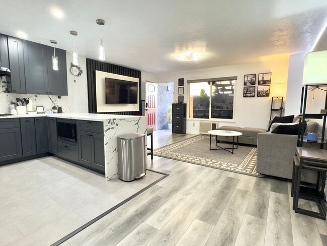 Building Photo - Upgraded One-Bedroom in Kensington