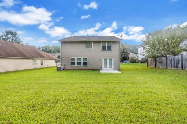 Building Photo - PRICE DROP!!! 3 BEDROOM 2.5 BATH SOUTH FULTON HOME!!