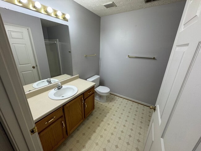 Building Photo - 416 Leighton Ave