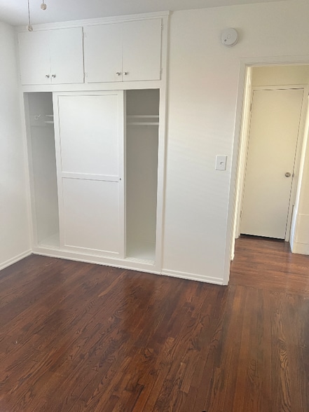 Building Photo - 1037 N Gardner St