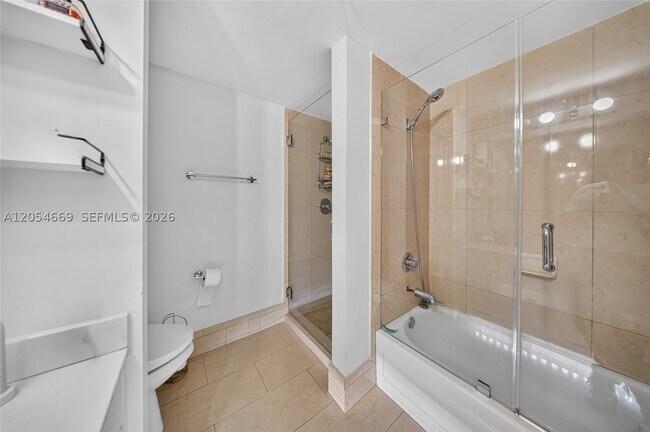 Building Photo - 1627 SW 37th Ave