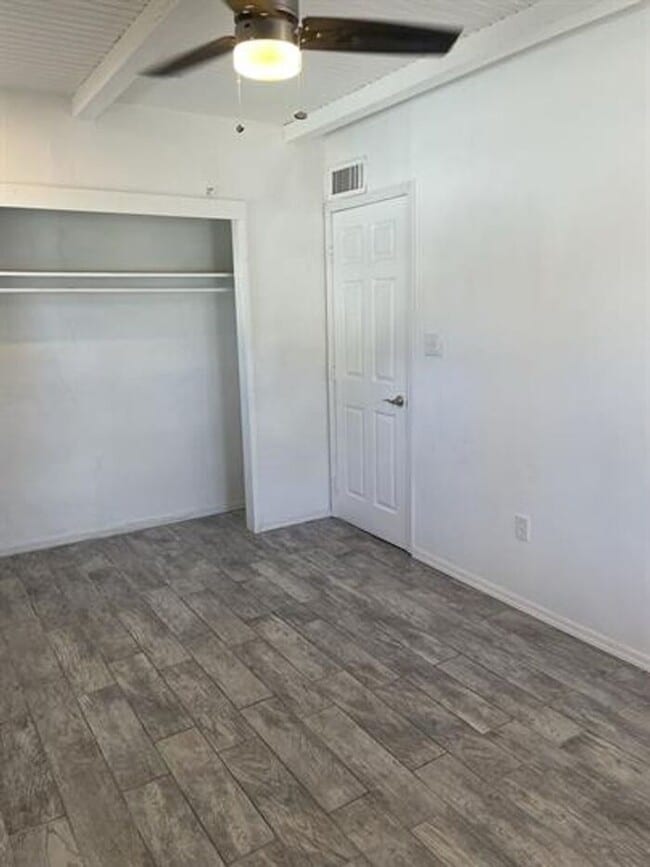 Building Photo - Cute 2 Bedroom Cottage.  Minutes to UofA