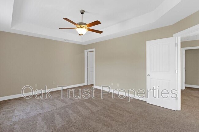 Building Photo - 5185 Celtic Dr