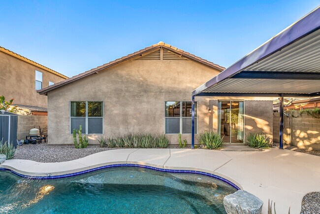 Building Photo - 11767 W Mohave St