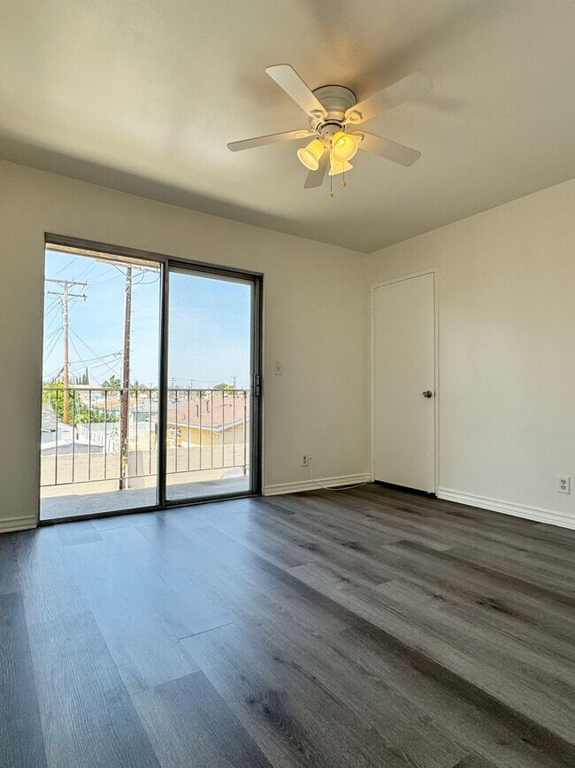 Building Photo - RENT SPECIAL!! $500 OFF SECOND MONTH RENT - Spacious 3 Bedroom 2 Bath Condo in Hawaiian Gardens