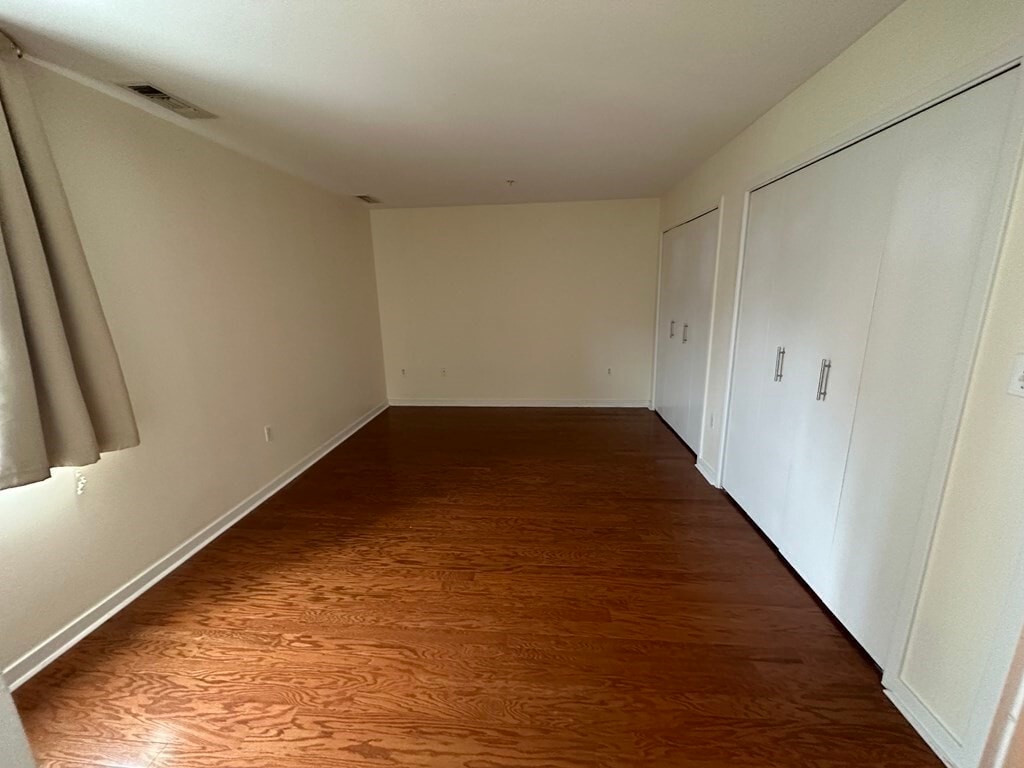 Building Photo - 6 Canal Park