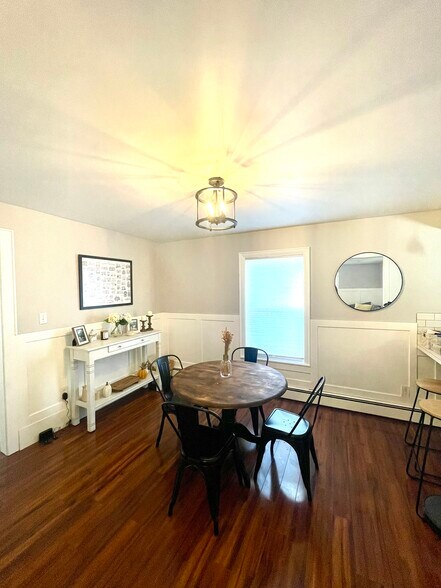 Building Photo - 8 Harris St