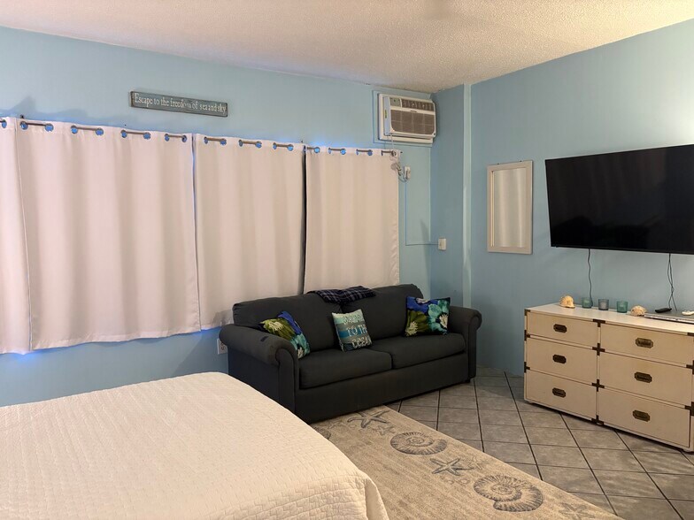 Building Photo - 11400 Coastal Hwy